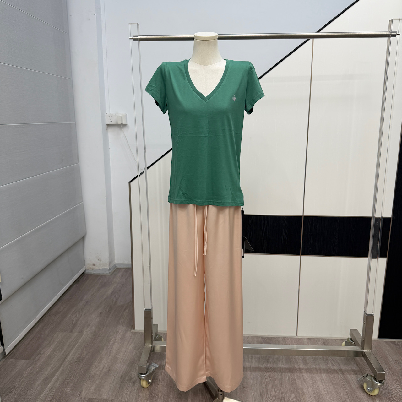 V넥 자수 T 삼색 모방 아세트산 참나무 늑골 펌프 로프 둘 색상 바지