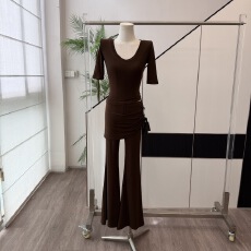 批发【小仙定制】“一眼沦陷”显瘦一绝 v领中袖T+裙帘<b class='q'>长</b>裤夏季套装