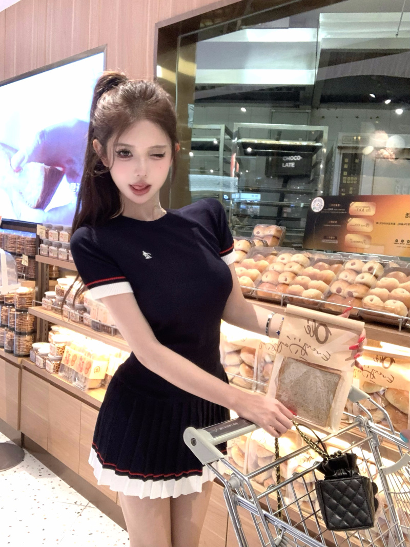 FA34232# 复古美式学院风针织短袖t恤女夏百搭百褶修身短裙两件套 服裝批發女裝批發服飾貨源