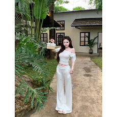 批发实拍实价 “氧气奶皮套装”主打舒适超柔软亲肤的斜肩短袖+长裤