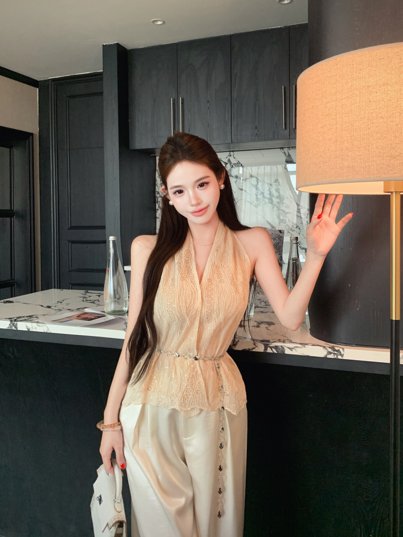 실사 정가 고급 센스 디자인 여름 홀로우 아웃 허리 수축 슬림해 보이는 절묘한 패치워크 행침 목 맨위