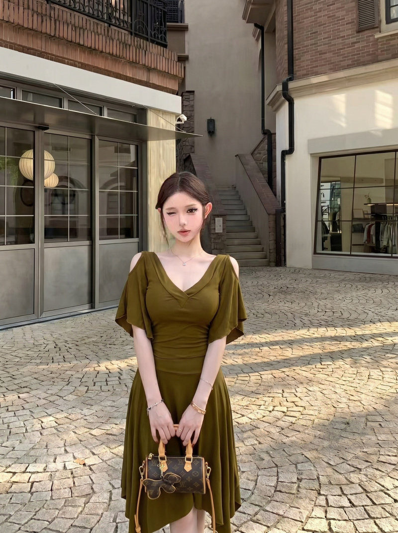 BY27474# 纯欲风大V领露肩上衣半裙套装女春夏修身两件套 服裝批發女裝批發服飾貨源
