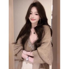 批发轻奢<b class='q'>宽松</b>镶钻长袖针织开衫上衣女秋冬季v领吊带背心毛衣两件套装