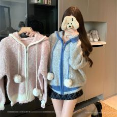 批发软糯糯韩系连帽拉链毛衣撞色拼接设计针织开衫长袖毛球开衫<b class='q'>外套</b>女