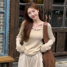 批发包芯纱长袖上衣针织衫女款打底衫秋冬<b class='q'>韩版</b>潮纯色V领保暖<b class='q'>毛衣</b>