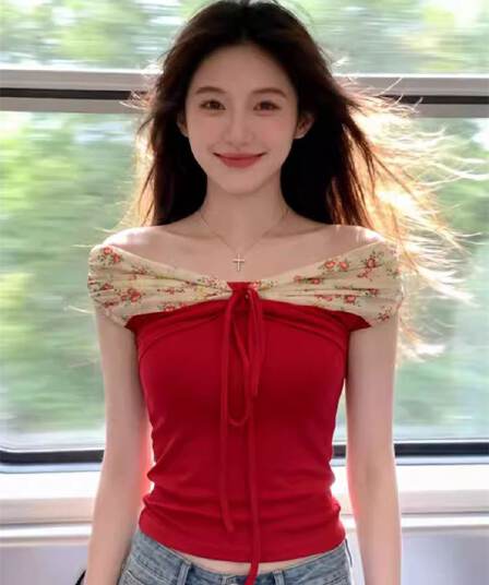 1 1 모달 오프숄더 나비 매듭 패치워크 꽃무늬 반팔 티셔츠 여성 여름 디자인 센스 몸매 가꾸기 핫걸 맨위