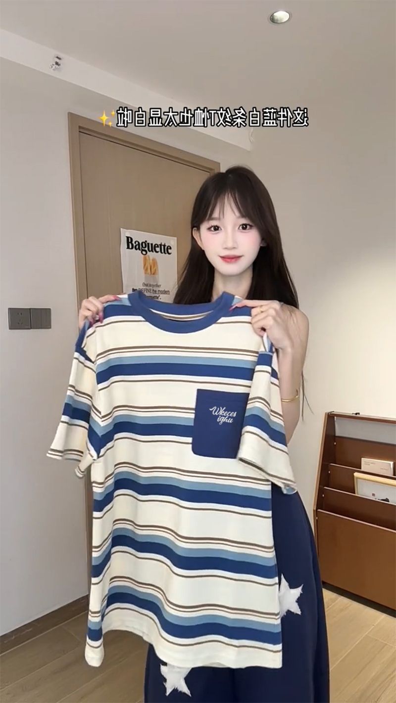 순면 스트라이프 반팔 티셔츠 여성 여름 새로운 한 부서 중간 길이 루즈핏 주머니 자수 라운드 넥 맨위