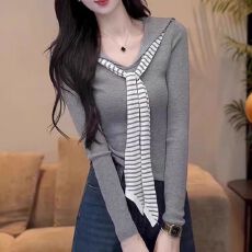 批发<b class='q'>海军风</b>披肩条纹系带假两件针织衫女洋气修身显瘦翻领打底灰色毛衣