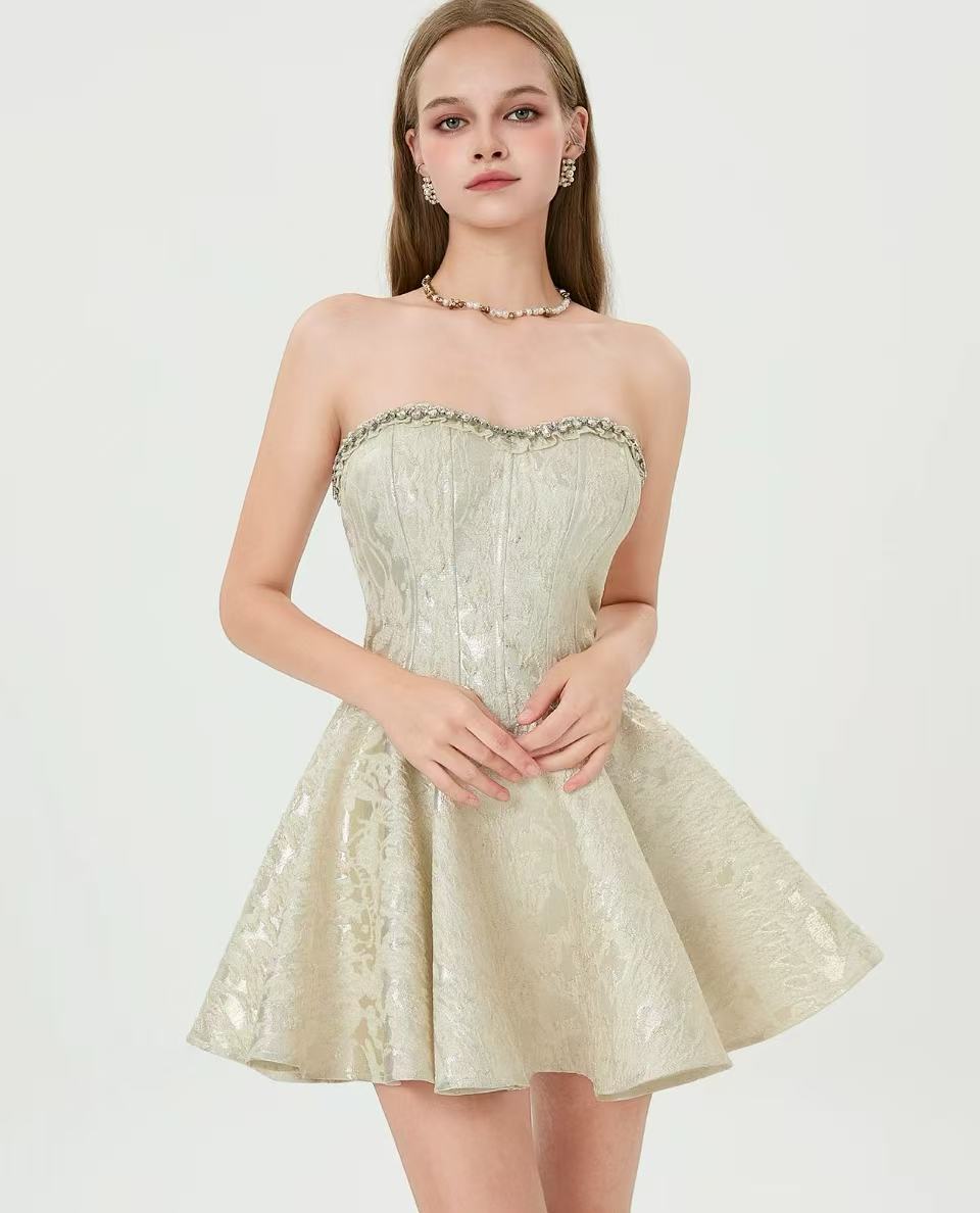 작은 대중 디자인 생선뼈 튜브탑 허리 수축 슬림해 보이는 품격 쇼트 스타일 드레스