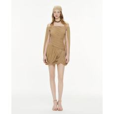 批发沙丘裸棕：一字肩褶皱里的复古慵懒感