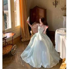 批发贵气鎏光欧根纱抹胸钉珠大裙摆吊带连衣裙