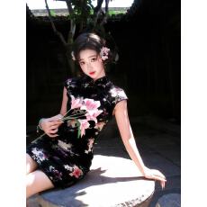 批发新中式国风中华娘鎏金黑丝绒印花修身弹力旗袍礼服