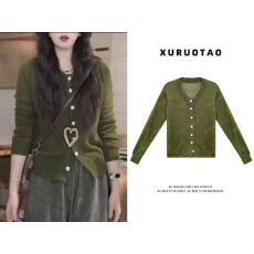 批发绿色毛衣女早<b class='q'>秋</b>2023新款宽松慵懒疏离感穿搭针织开衫外套冬季上衣