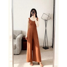 批发2025年冬季独特绝美打底针织衫背带连体裤洋气欧货潮时髦两件套装