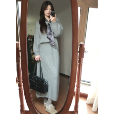 批发冬季韩系慵懒松弛感气质轻奢高级感大方得体灰色毛衣连衣裙套装女