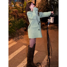 批发冬季独特漂亮小上衣轻奢高级感小众不撞款时尚百搭绿色<b class='q'>西装</b>外套<b class='q'>女</b>