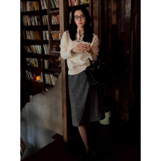 批发2025超火冬装一整套大方得体轻奢高级感正式场合白色针织连衣裙女