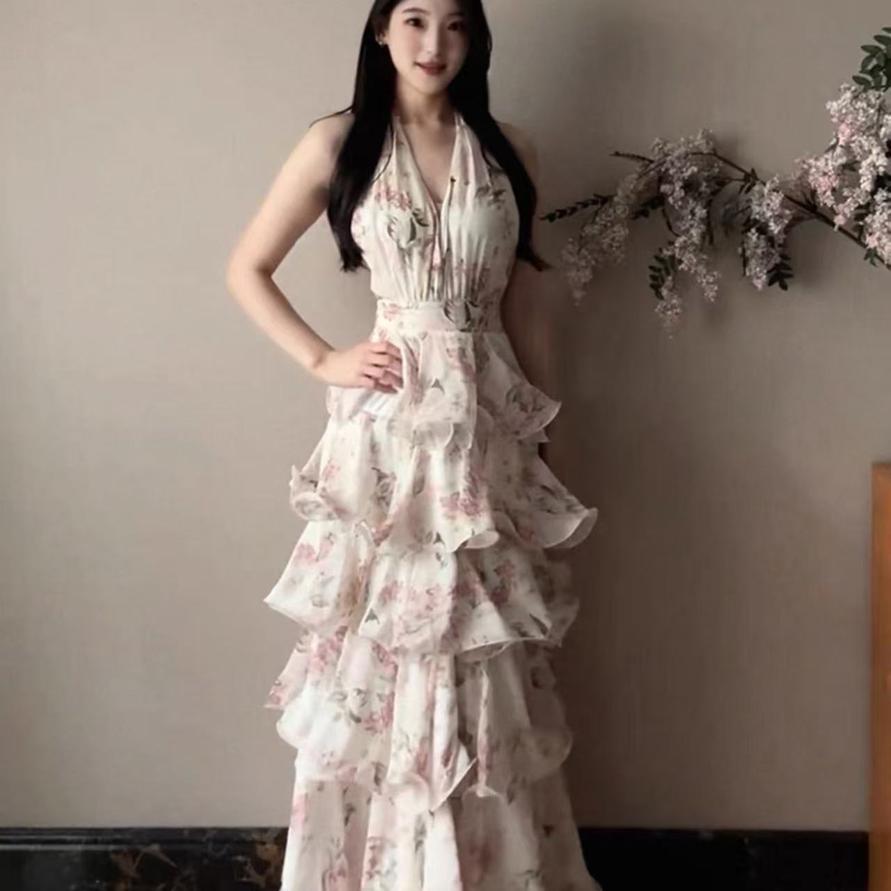 프랑스식 낭만주의 바람 꽃무늬 V넥 행침 목 드레스 여성 의류 여름 품격 허리 수축 큰 진자 연꽃 잎 측면 길이 치마