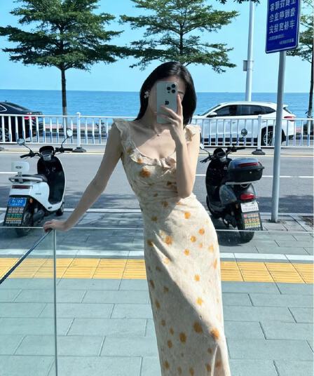 프랑스식 작은 날다 소매 황색 꽃무늬 슬립 드레스 아이들 2026 봄 여름 새로운 해변가 휴가 허리 수축 롱 스커트