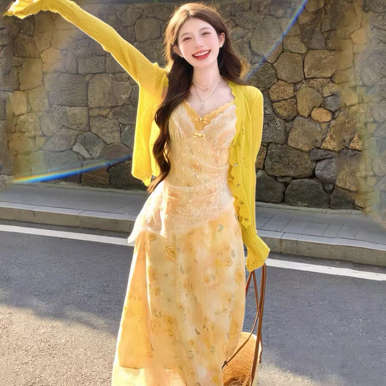 프랑스식 휴가 낭만주의 바람 페이크 레이어드 레이스 V넥 프린트 슬립 드레스 도파민 황색 꽃무늬 롱 스커트