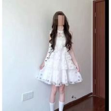 法式甜美千金风白色挂脖连衣裙女夏设计感公主蛋糕裙生日蓬蓬裙子
