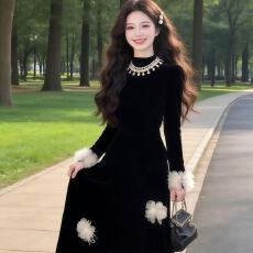 批发法式黑色<b class='q'>丝绒</b>连衣裙两件套女2026秋冬季高级感赫本风气质长裙<b class='q'>套装</b>