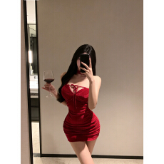 批发实拍~辣妹抹胸<b class='q'>裹</b><b class='q'>胸</b>红色丝绒露<b class='q'>胸</b>连衣裙包臀送<b class='q'>蕾丝</b>挂脖带