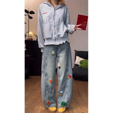 批发美式复古卡通毛巾刺绣牛仔<b class='q'>裤</b>小众设计感高腰宽松阔腿弯刀<b class='q'>裤</b>子