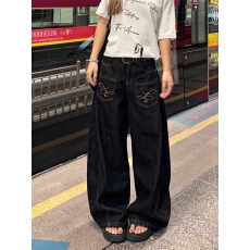 批发美式高街反穿口袋刺绣牛仔<b class='q'>裤</b>慵懒松弛感拖地弯刀<b class='q'>裤</b>