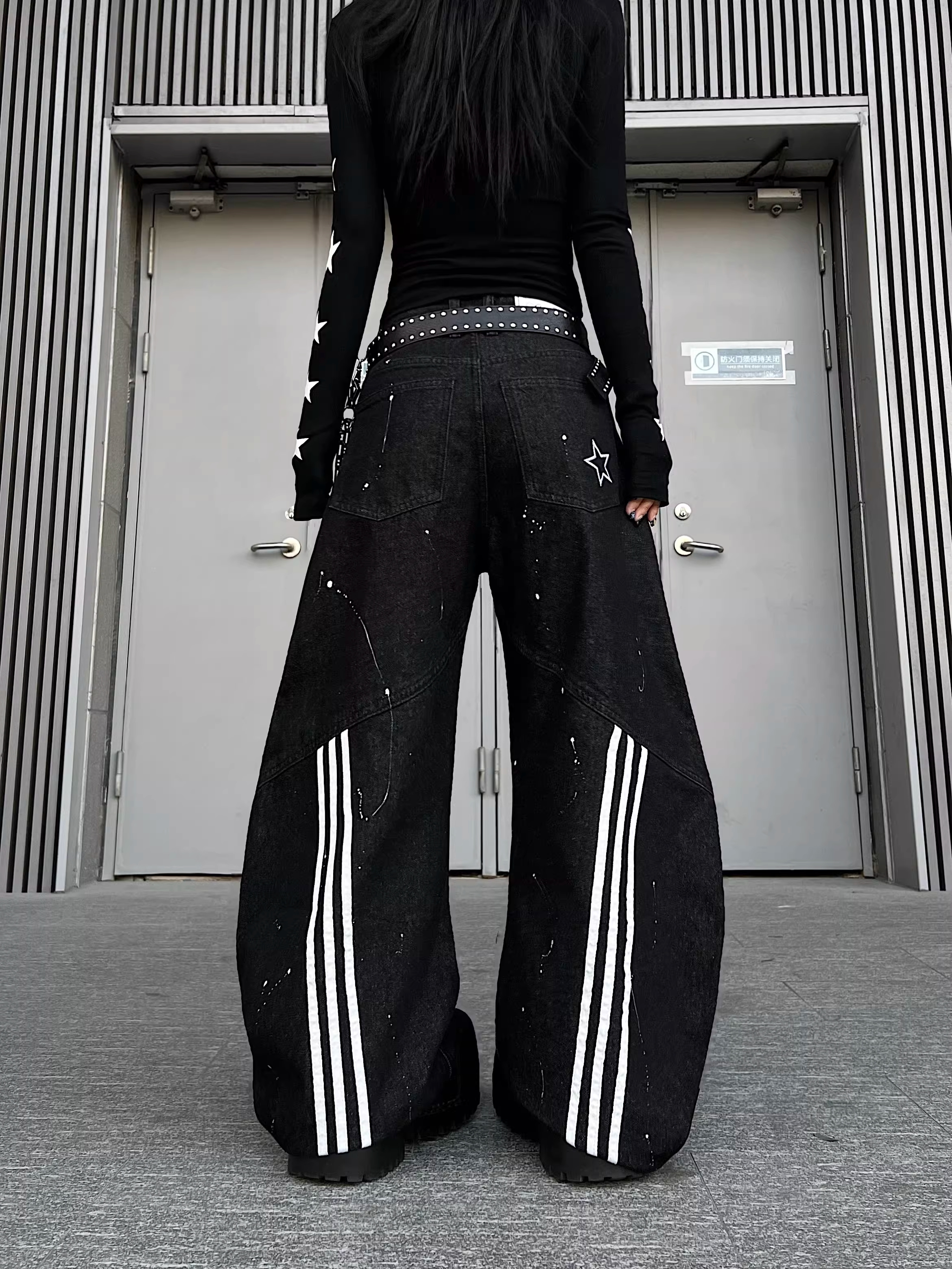 레트로 아메리칸 빛 아시아 인 알파벳 프린트 검정색 루즈핏 워크웨어 청바지 스트레이트 넓은 다리 바닥 청소 데님 롱 바지