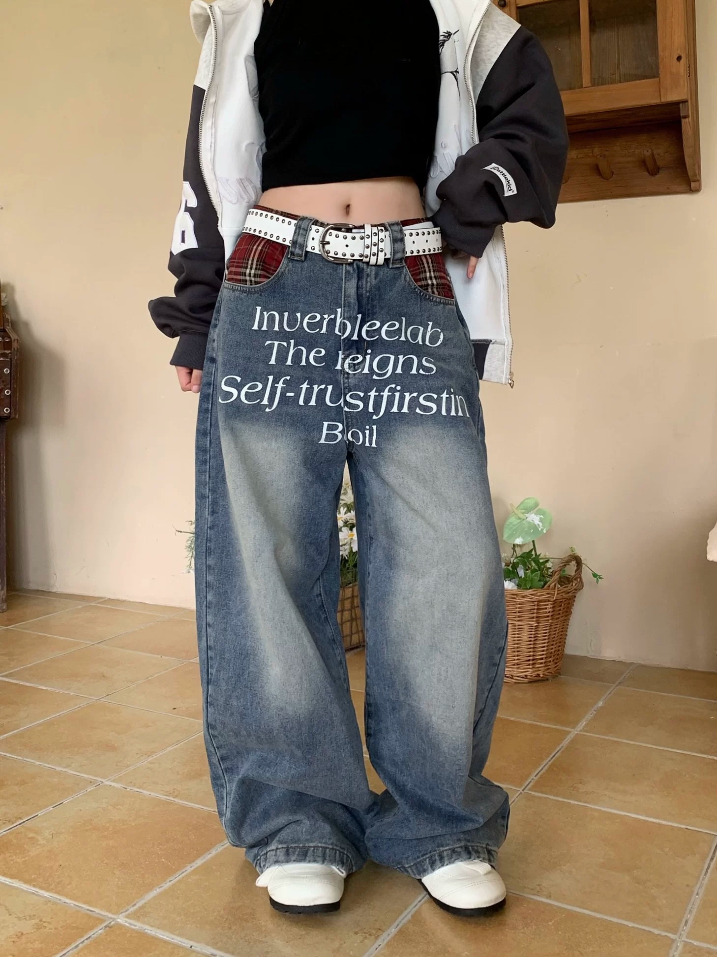 아메리칸 레트로 워싱 마 오래된 청바지 여성 조수 브랜드 높음 거리 배색 디자인 루즈핏 넓은 다리 도루 센스 바닥 청소 긴 바지