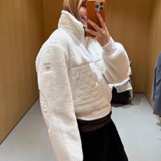 批发有货 带logo拼接羊羔毛<b class='q'>短外套</b>女秋冬小众宽松连帽拉链棉服