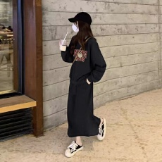 批发套装裙女显高显瘦休闲时尚运动风两件套年轻甜美黑色半身裙套