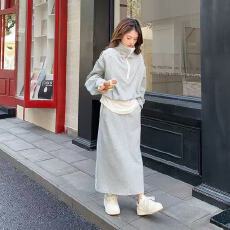 批发t恤拼接假两件上衣+半身裙两件套女2025春季配长裙休闲<b class='q'>运动服</b>套装