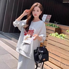 批发<b class='q'>套装</b>女秋冬港风小众百搭宽松套头字母卫衣休闲半身裙时尚两件套潮
