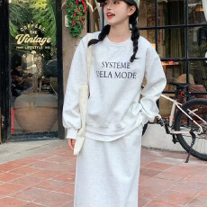批发<b class='q'>套装</b>女秋冬港风小众百搭宽松套头字母卫衣休闲半身裙时尚两件套潮