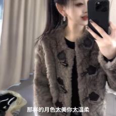 批发2026秋冬新款洋气牛角扣宽松休闲显瘦圆领皮毛一体加厚保暖短外套