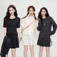 批发实拍套装2025秋冬双拉链开衫毛衣针织百褶短字裙打底衫三件套