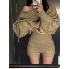 批发<b class='q'>秋</b>冬复古斜肩针织长袖上衣毛衣套装女高腰阔腿休闲短裤两件套