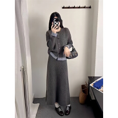 批发一整套韩系穿搭女2025新款秋季圆领假两件<b class='q'>针织</b><b class='q'>开衫</b>半身长裙两件套