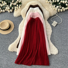 批发实拍软糯百搭压褶针织半身裙女秋冬新款法式高级感显瘦A字毛衣裙