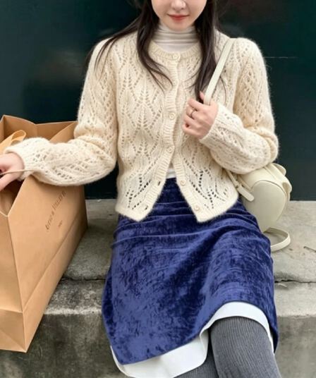 한 부서 패션 편안함 루즈핏 디자인 센스 홀로우 아웃 라운드 넥 니트 오픈 가디건 여성 가을 새로운 슬림해 보이는 오픈 가디건 맨위