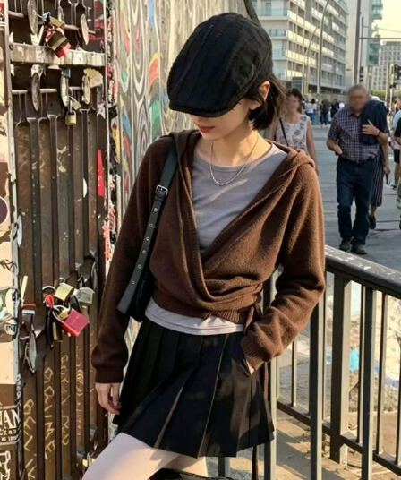 실사 한국 V넥 후드 작은 대중 스웨터 여자 가을 허리 수축 디자인 센스 불규칙 핫걸 맨위 니트 스웨터