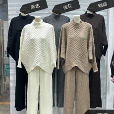 批发时尚气质套装<b class='q'>女</b>秋冬新款宽松显瘦蝙蝠袖针织衫毛衣微喇裤两件套潮