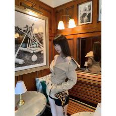 批发Lienni2025<b class='q'>夏</b>秋新款气质时髦百搭收腰显瘦长袖一字肩翻领风衣女