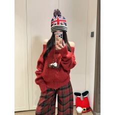 批发圣诞穿搭红色一字肩毛衣女冬季宽松慵懒风拉链针织开衫露肩上衣<b class='q'>潮</b>