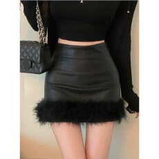 批发美式毛毛拼接短裙秋冬季设计感别致皮裙半身裙女辣妹紧身包臀裙子