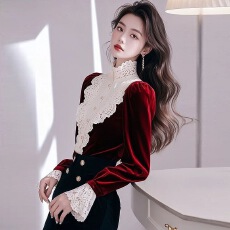 批发新年流行酒红色丝绒衬衫2025早<b class='q'>春</b>蕾丝拼接打底衫女装时尚爆款推荐