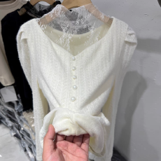 批发法式网纱拼接加绒植绒<b class='q'>蕾丝</b>衫长袖半高领上衣女冬新款修身<b class='q'>打底衫</b>