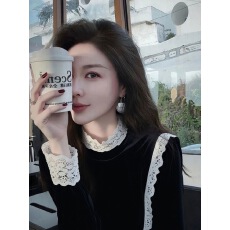 批发法式高端精致黑色丝绒衬衫女士秋冬2025新款<b class='q'>蕾丝</b>小衫气质显瘦上衣